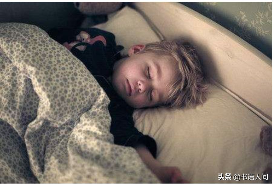 孩子老闹觉怎么哄睡,宝宝夜间总是醒怎么办