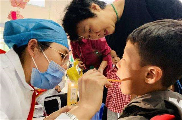 孩子坏牙掉了牙根还在,孩子坏牙换牙能好吗