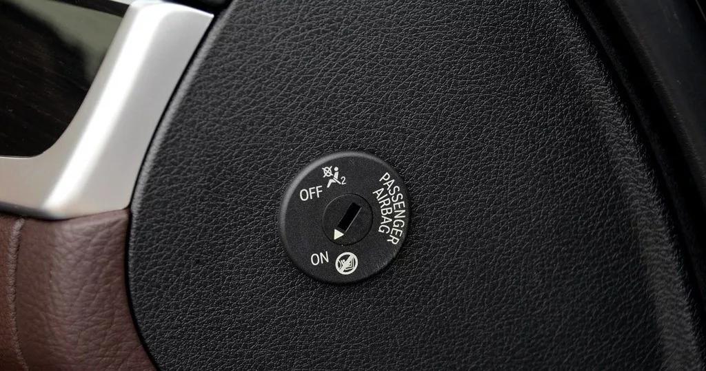 宝马车上的按键功能图解大全,宝马车内按键功能图介绍