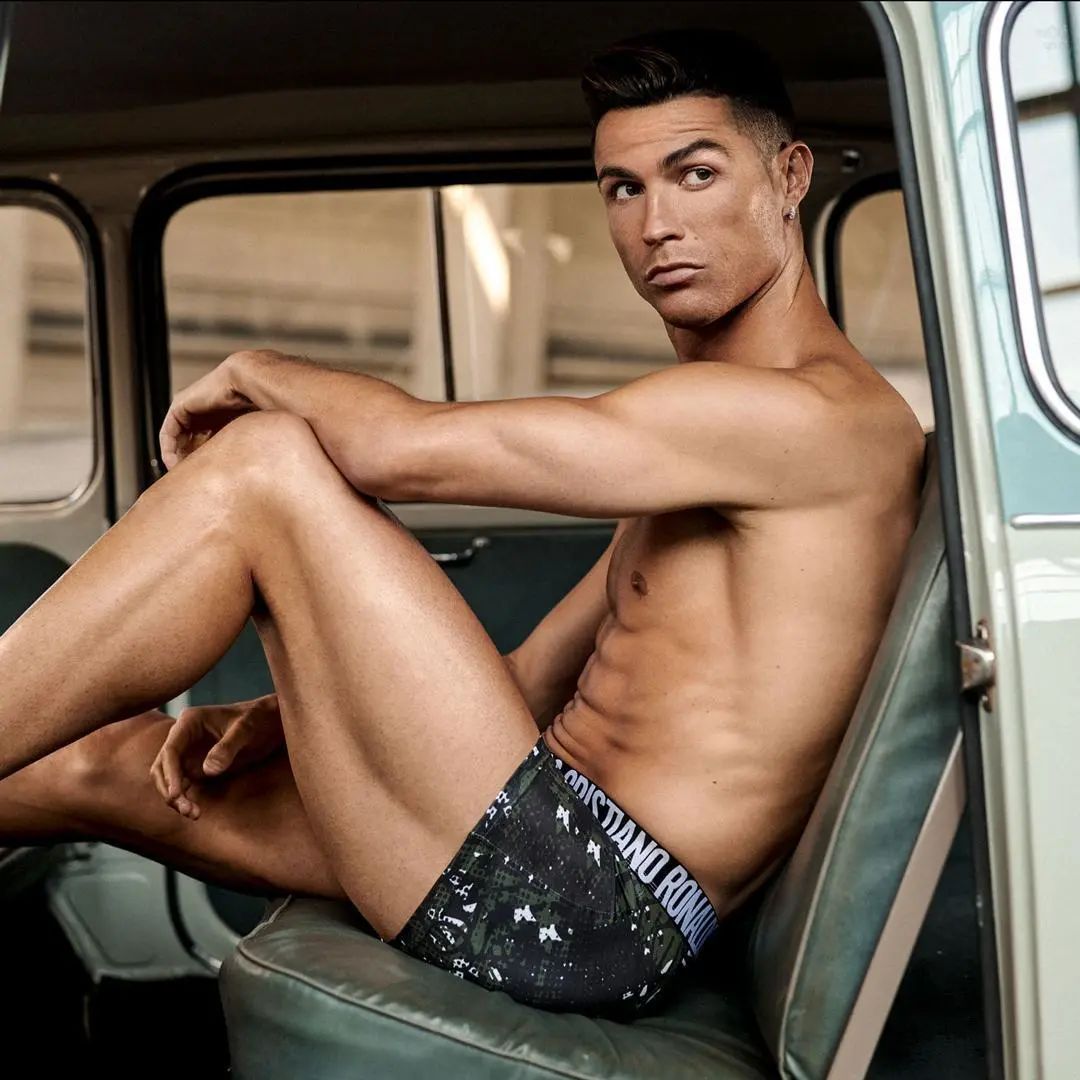 降薪怕极了?发一条推特就能赚回来!揭秘顶级球星的真实收入来源