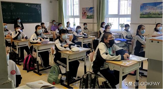 北京加强中小学师生健康监测,北京学生智能体温监测