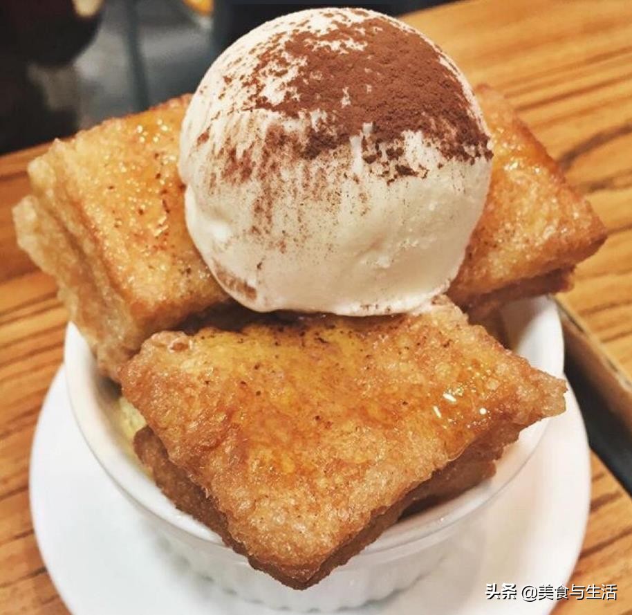 在香港吃港式甜品，无论男女老少，都会吃到饱