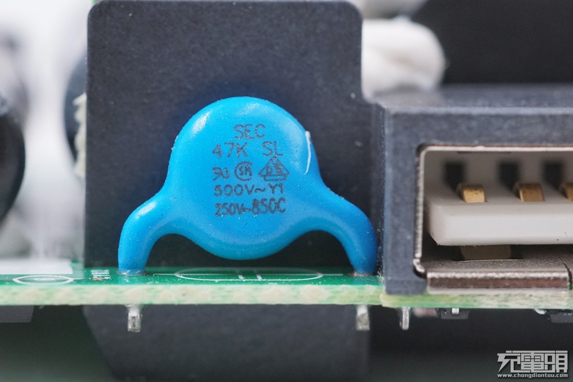 三星25wpd快充怎么拆解,三星25w充电器ta800