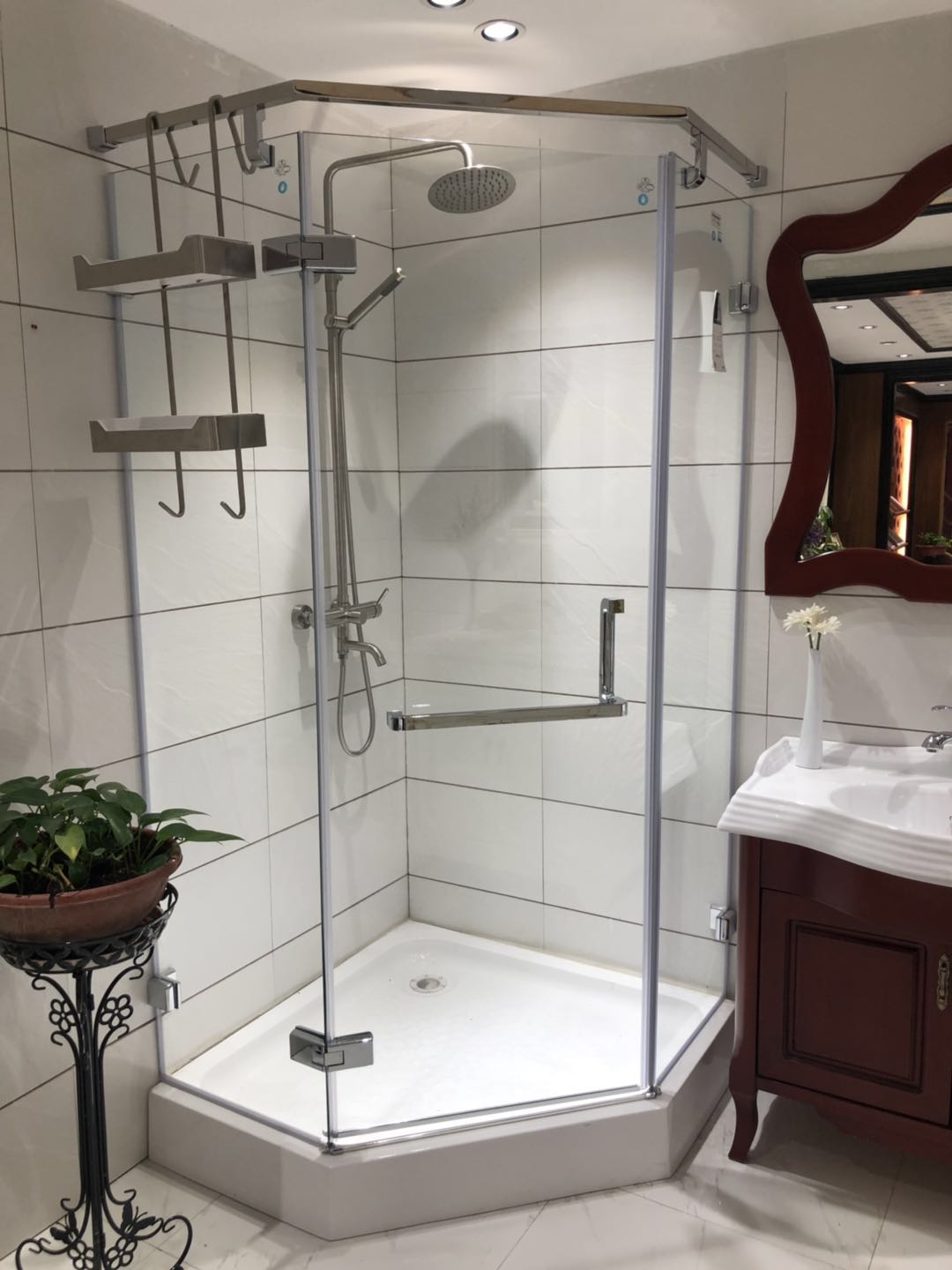 淋浴房装修用什么最好,房子装修选什么板材