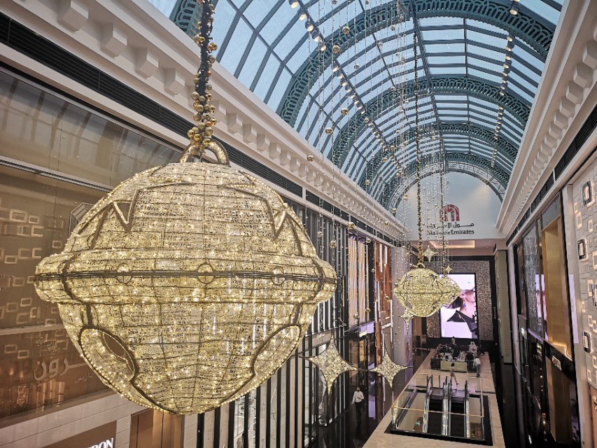 在路上vanlife,迪拜购物嘉年华