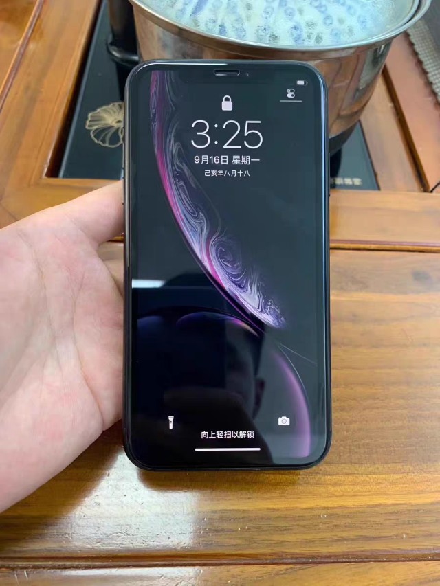 贴膜白边液进屏幕了怎么解决,苹果手机贴膜有白边怎么回事