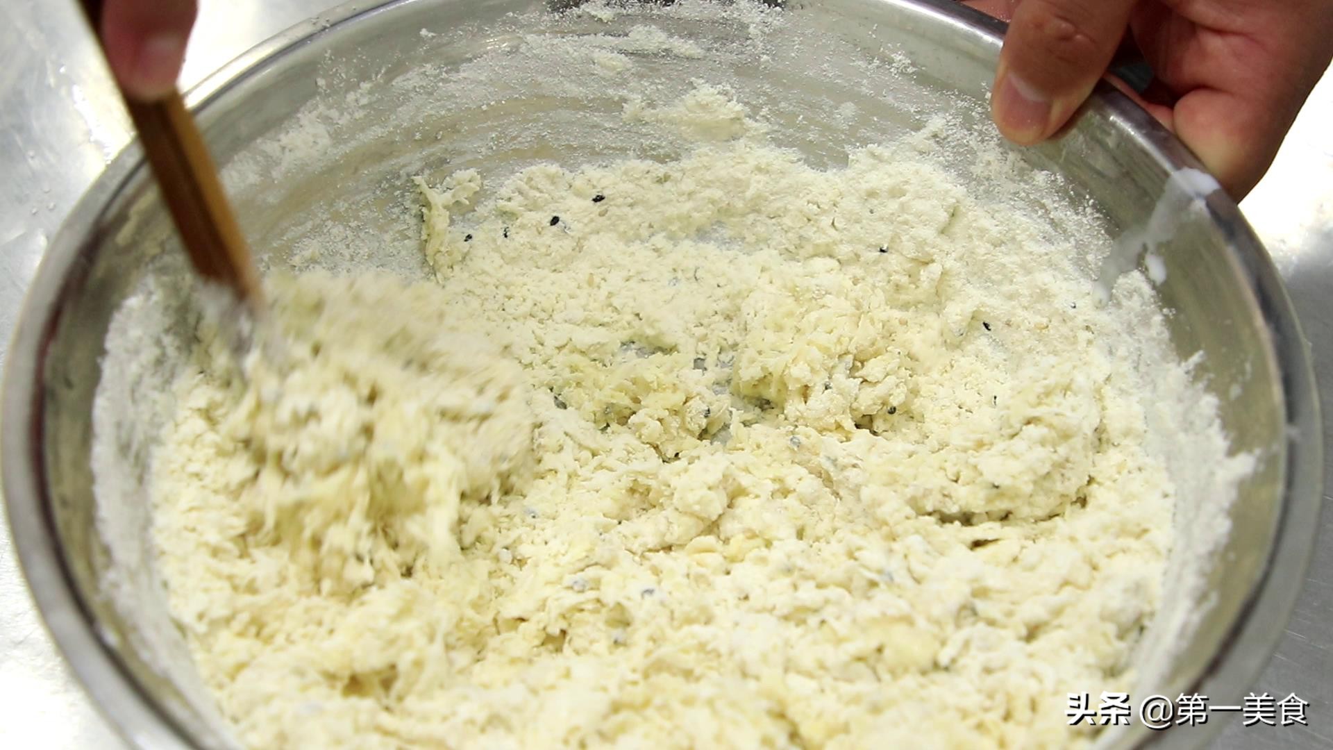 在家做香酥麻花的方法,好吃的麻花教程赶紧学起来吧