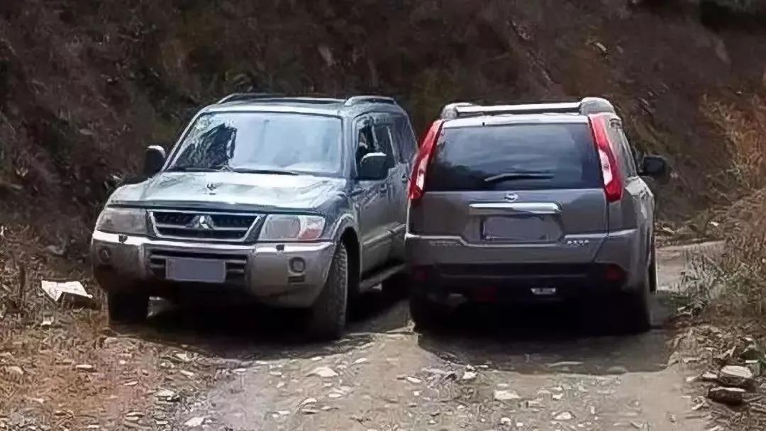 修复划痕去4s店还是去修理厂,划痕快速修复