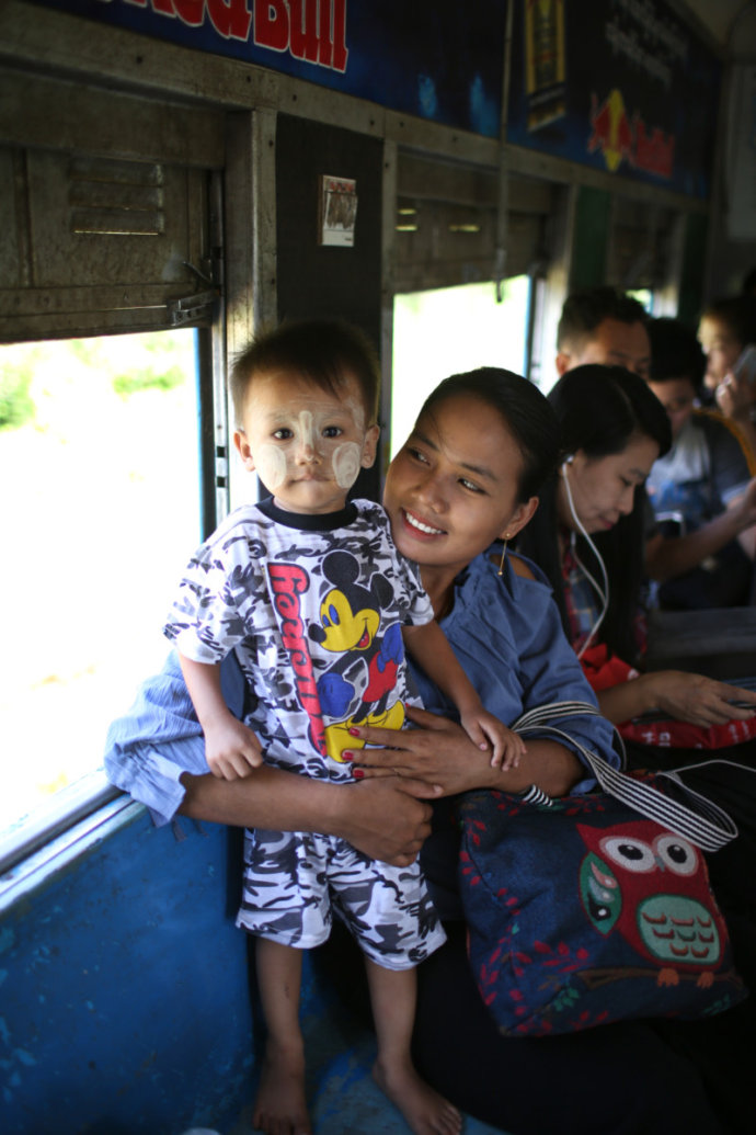 一座美丽的城市缅甸仰光,80年代的缅甸仰光城市