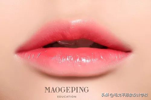 好看的唇形怎么画口红,好看又立体唇妆教程厚嘴唇