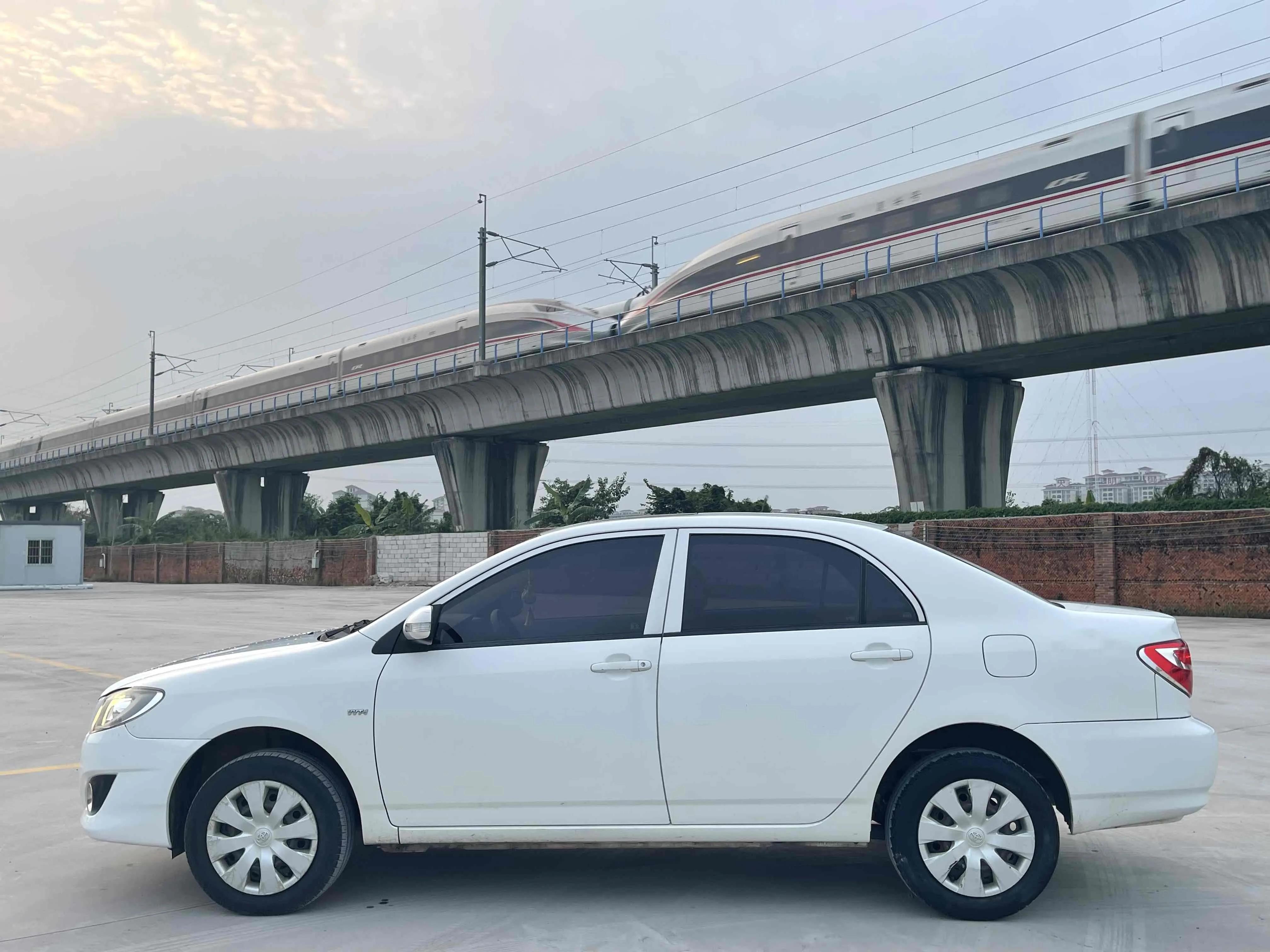 2013款花冠豪华版噪音大吗,丰田花冠2013款1.6l自动多少钱新车