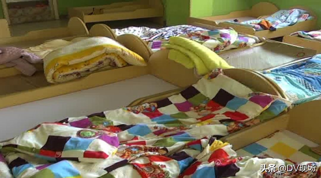 小学男教师偷拍女童被拘留,幼儿园女教师被刑拘