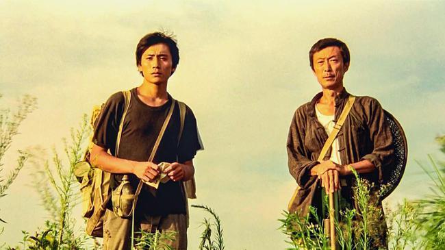 别揣测了，人家就是兄弟！20年了，你们这些观众也该出戏了