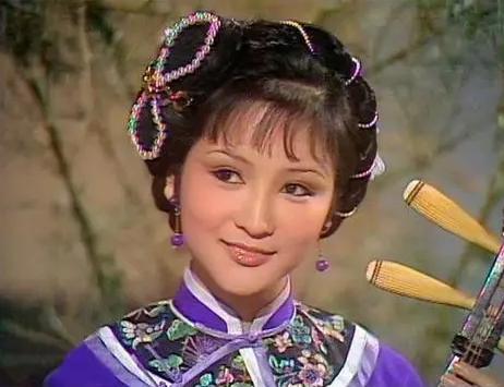 狄波拉潇洒情史，为谢贤甩美国富豪，离婚后嫁小11岁男人收获爱情