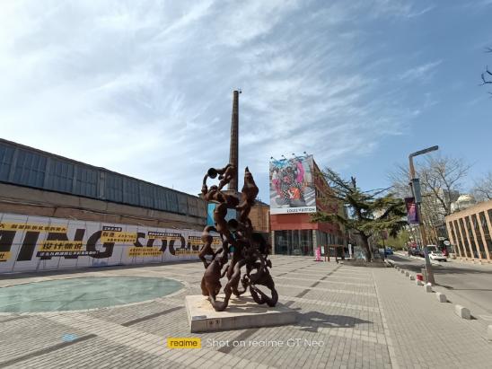 1699块的真我gt值得买吗,1100买真我gtneo值不值