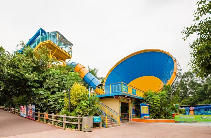 广州长隆水上乐园巨洪峡第一视角,广州长隆适合小朋友玩的水上乐园