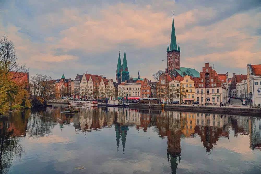 绝明统治的西班牙为何走向衰落,西班牙近期崛起历史因素