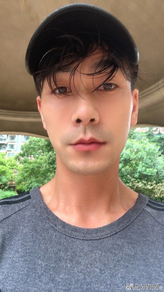 这4位男星的“M唇”太绝了！又妩媚又有脆弱感，真正的亦正亦邪