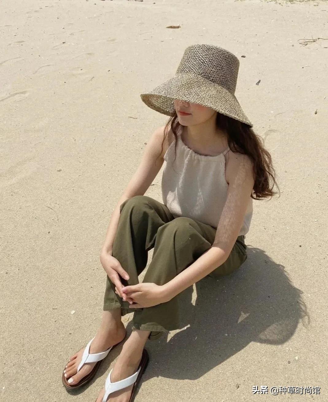 圆头羊皮凉鞋真皮凉鞋今夏最洋气,今夏最值得入手的4双网红凉鞋