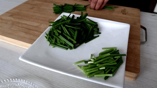 怎样做小白虾炒韭菜,小白虾炒韭菜做法