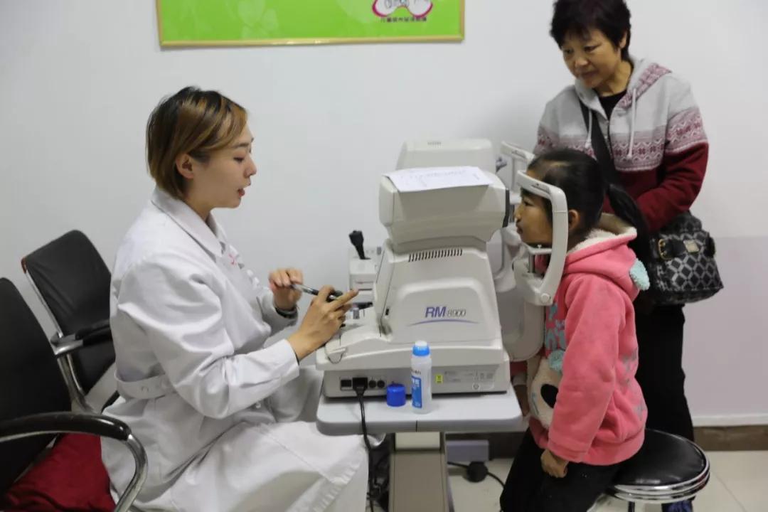 邓如芝眼科专家,邓如芝医生