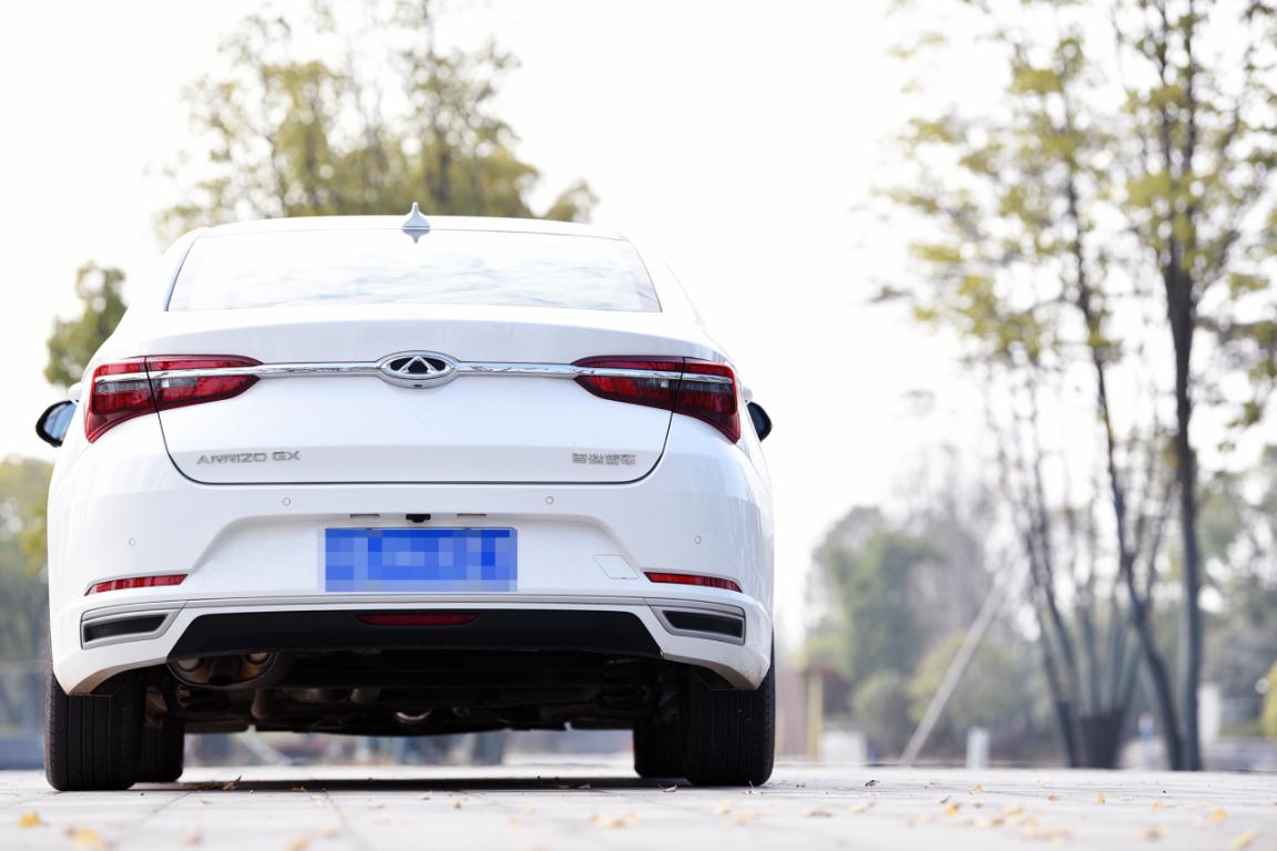 性感女神来袭，看小艾如何低档黑丝长腿的极致诱惑