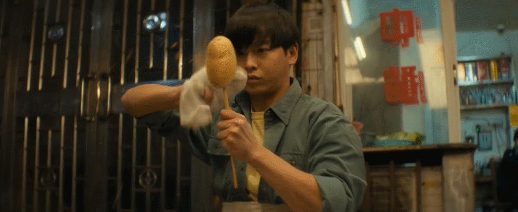 以量取胜喜剧片？炫酷创意动作片？看《沐浴之王》出奇制胜贺岁档