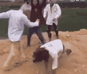 脸书发了个Q币,整个币圈都在大呼小叫