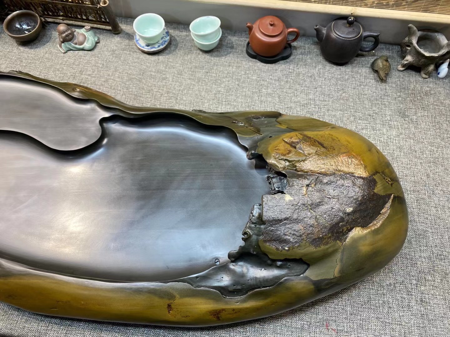 树桩石头雕刻高山流水,把石头雕成蝴蝶