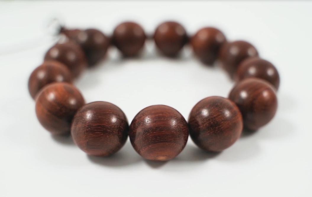 小叶紫檀跟血檀能鉴定出来吗,小叶紫檀和血檀怎么区别