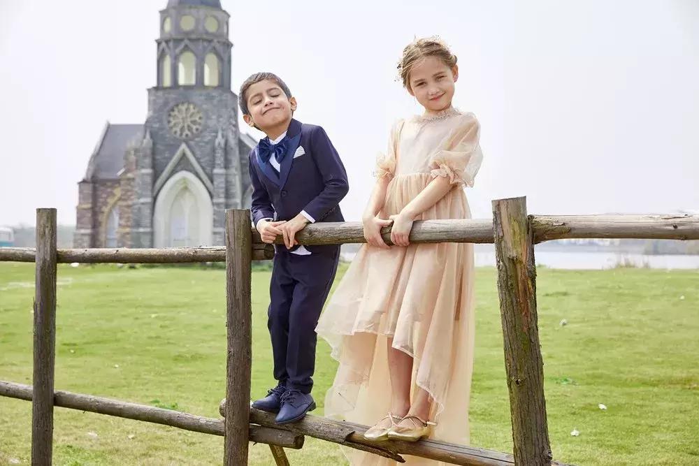 3岁萌宝走秀视频,带大家沉浸式体验走秀