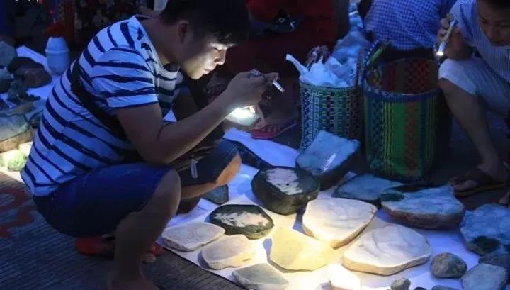 赌博是违法的请远离赌博,合法的三大赌博