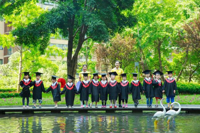 重庆两江新区金色童年幼儿园,金色摇篮潜能开发婴幼园教师节