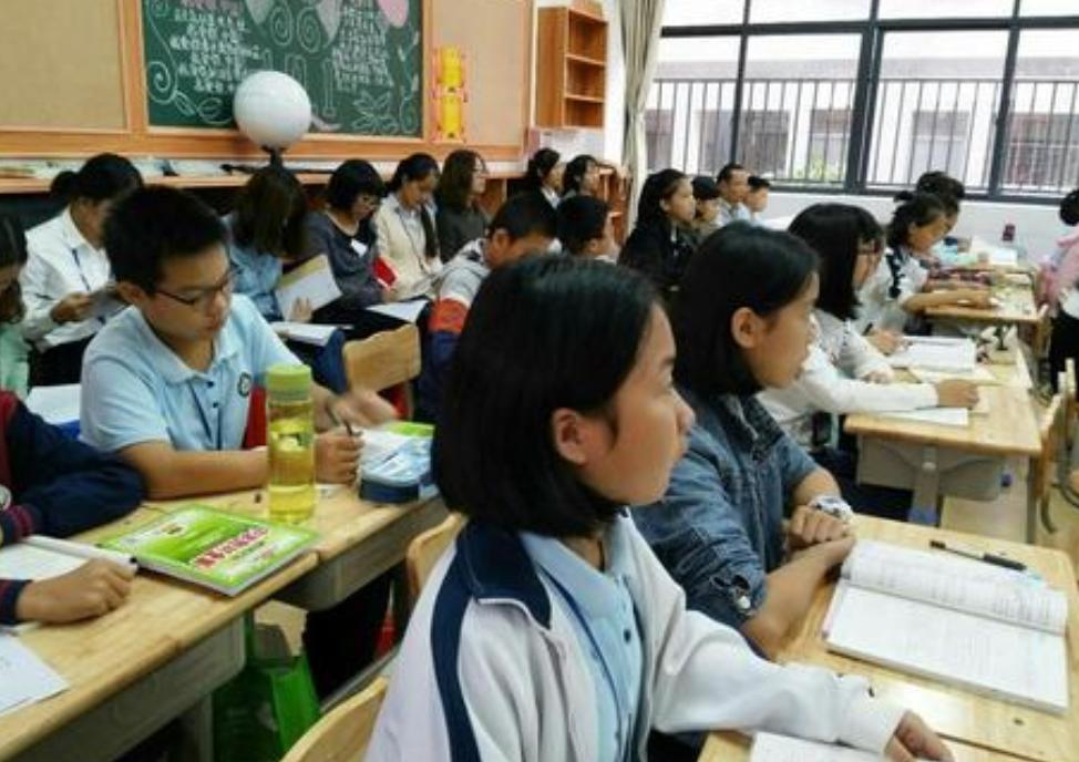 初二学生叛逆作为家长应如何管教,初二逆反难管暴躁怎么辅导学习