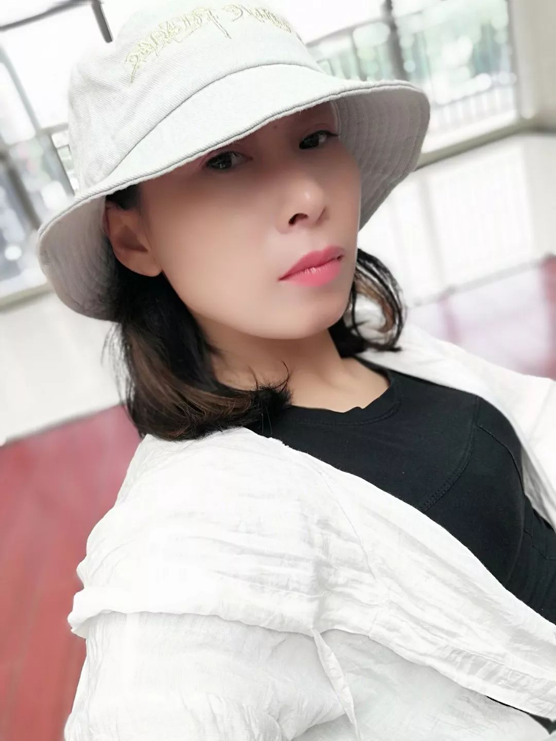 人美诗更美，当代才女有好诗，幽兰子诗集：已是秋心比月凉