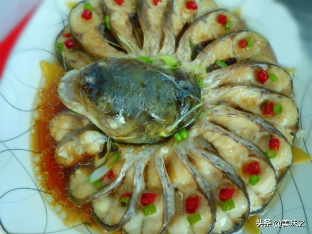 家常蒸草鱼的做法大全,家常蒸草鱼太难吃腥味太重