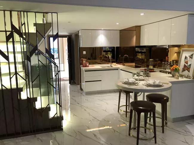 守着地铁口卖什么好卖,三四线城市的公寓为啥不好卖