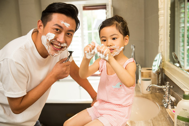 3岁半孩子打人怎么正确引导,3岁孩子爱打人挖人咬人爱生气