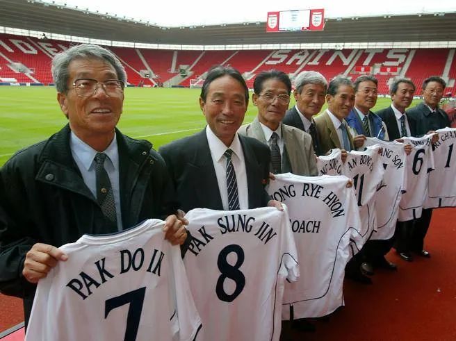 那位让朝鲜打进世界杯八强的民族英雄后来怎么样了？