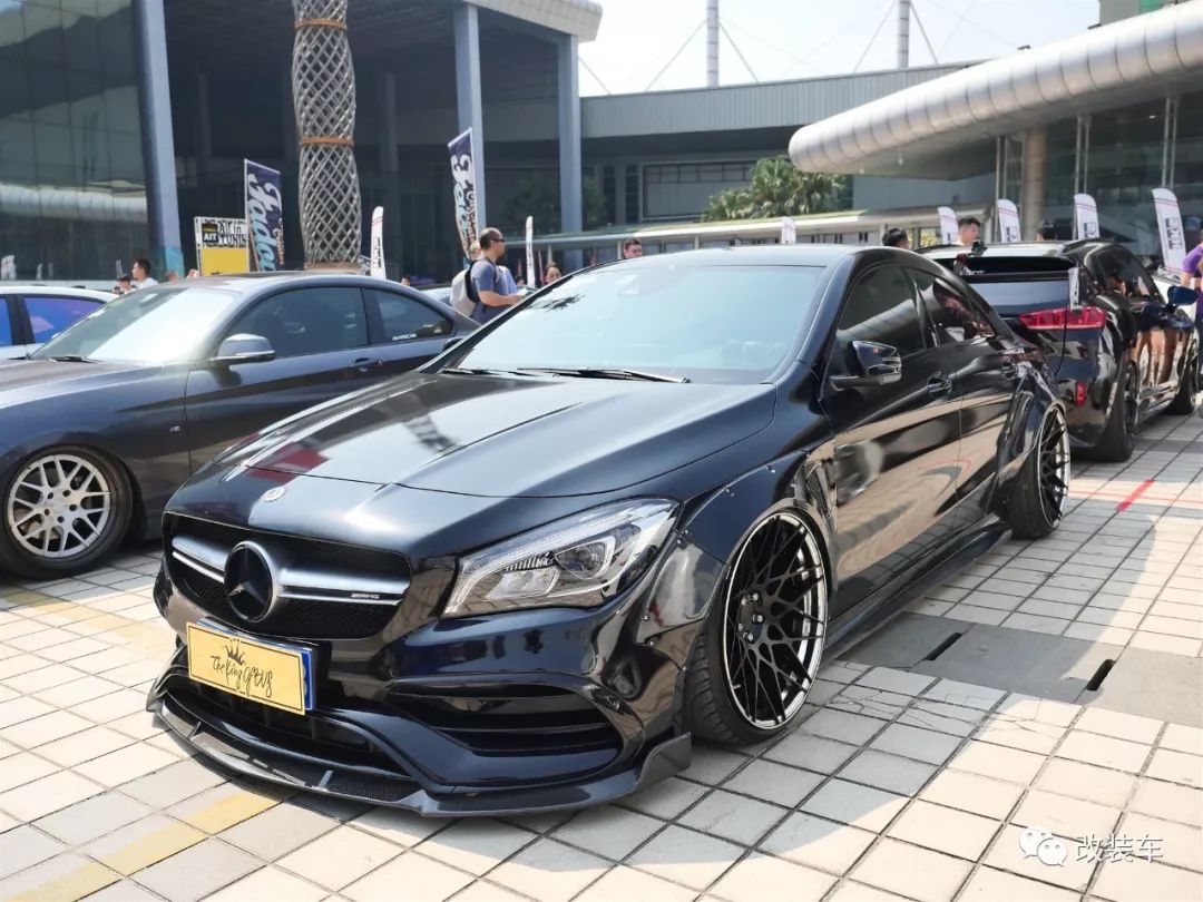 改装车聚会,改装车齐聚车展