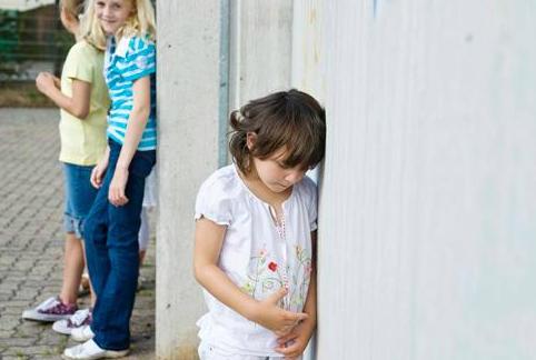 因学生名字太过“浮想联翩”，老师拒绝点名，网友：看完老脸一红