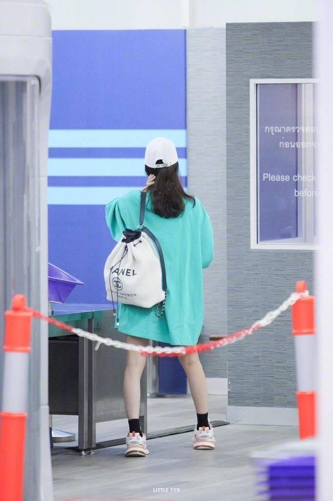 有没有很能装的双肩包,可以全部展开的双肩包推荐