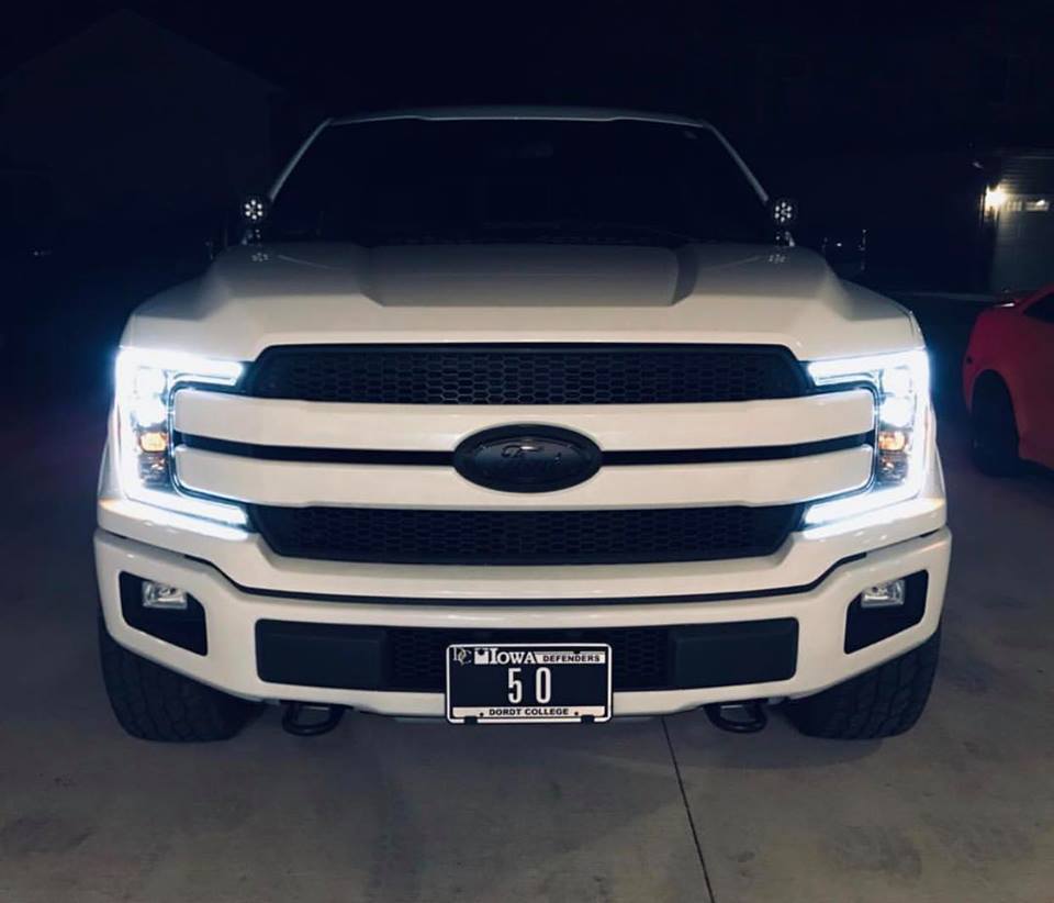 福特f1502021款街拍,雷神猛禽f150黑色