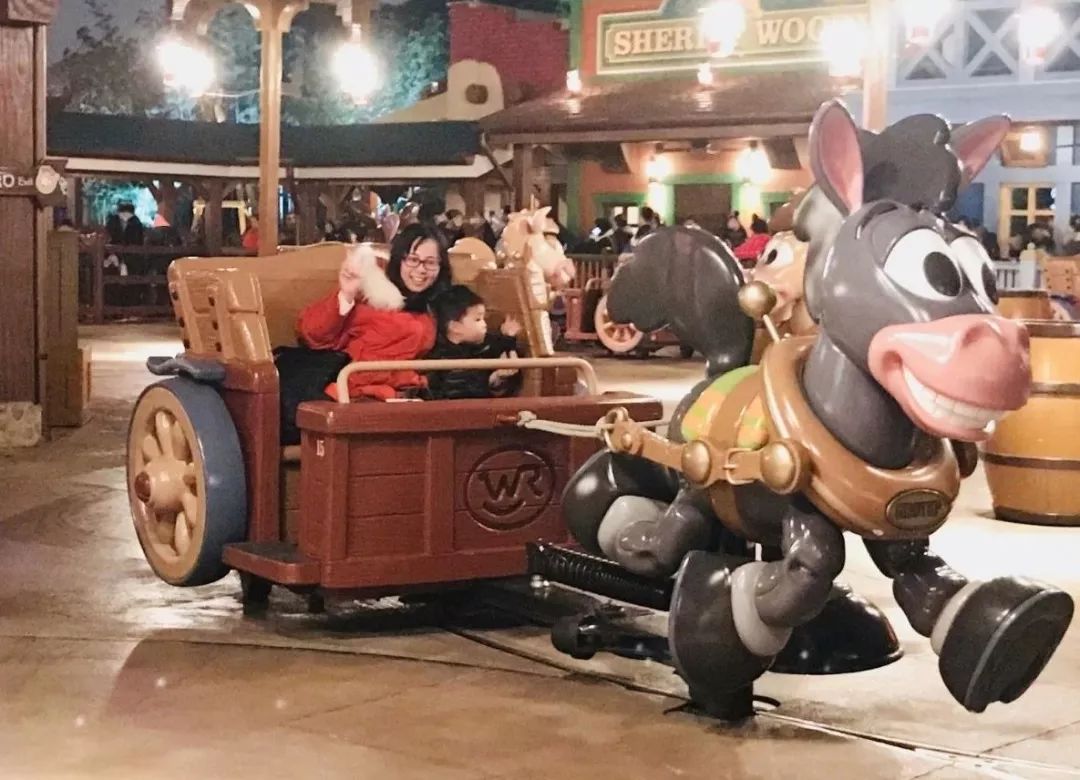 独自带2岁的娃怒刷了10次上海迪士尼，不听我听谁？