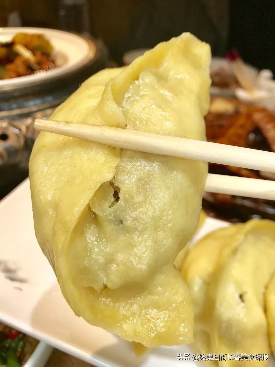 二道老厂区奇店。鹅的一切,全都炭火烤。烤鹅脖大锤抡