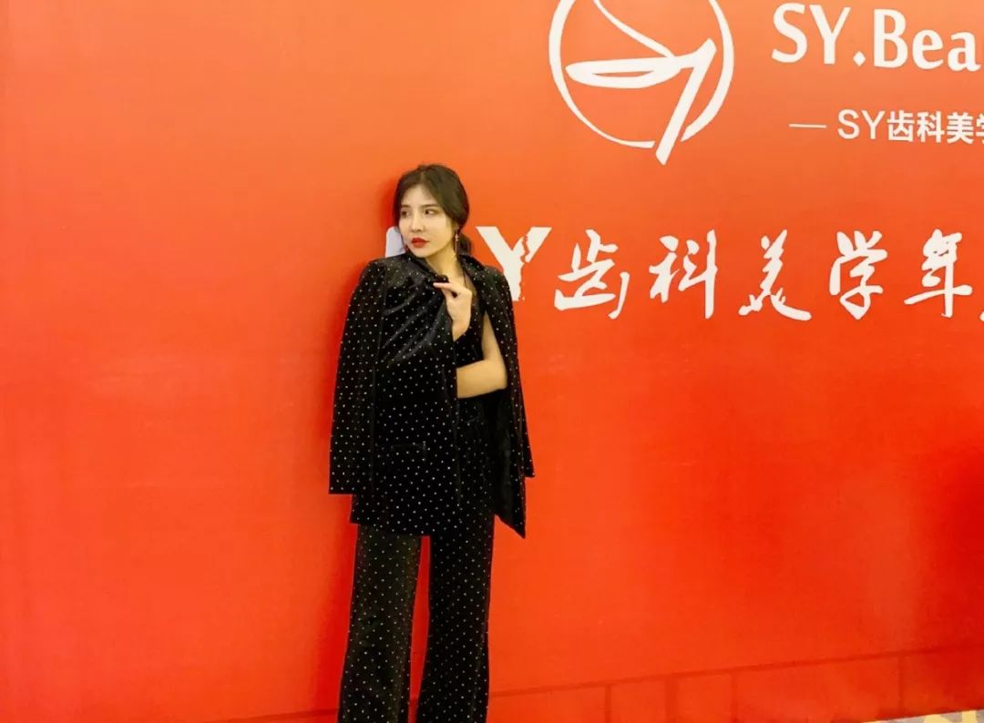 李鸣琴|荒废5年,如何摇身一变霸道女总裁