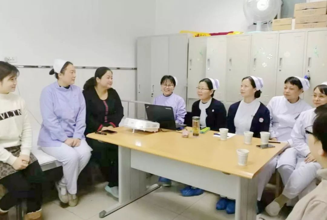 新生儿科进修回来开展工作汇报,在学习中进步交流中成长