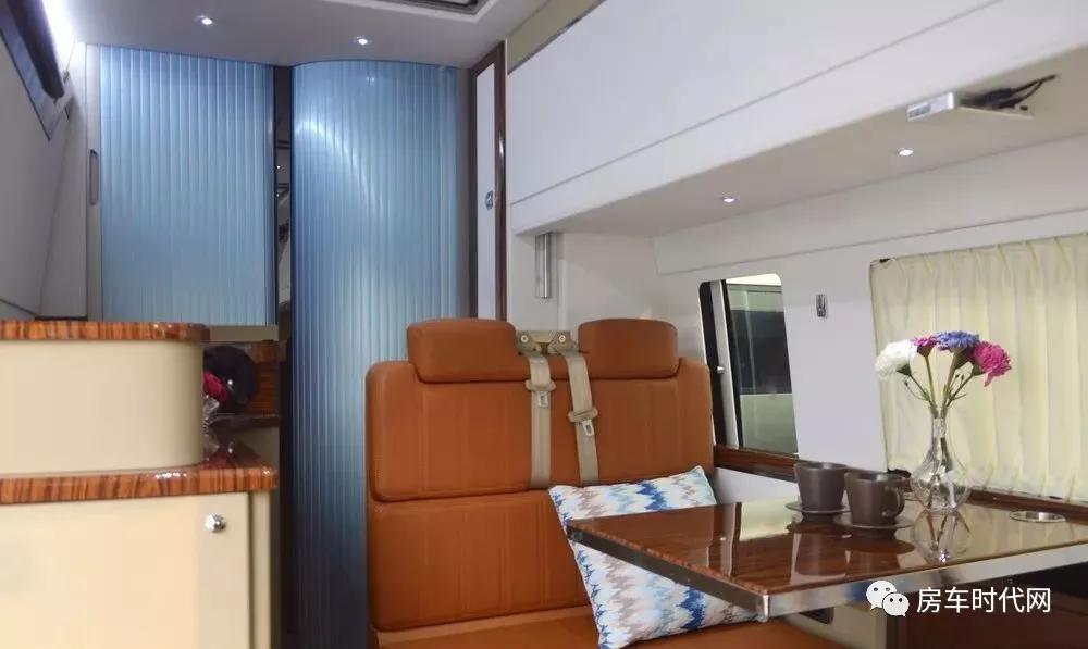 「途酷房车」历久弥新，福特全顺V348房车值得一试！