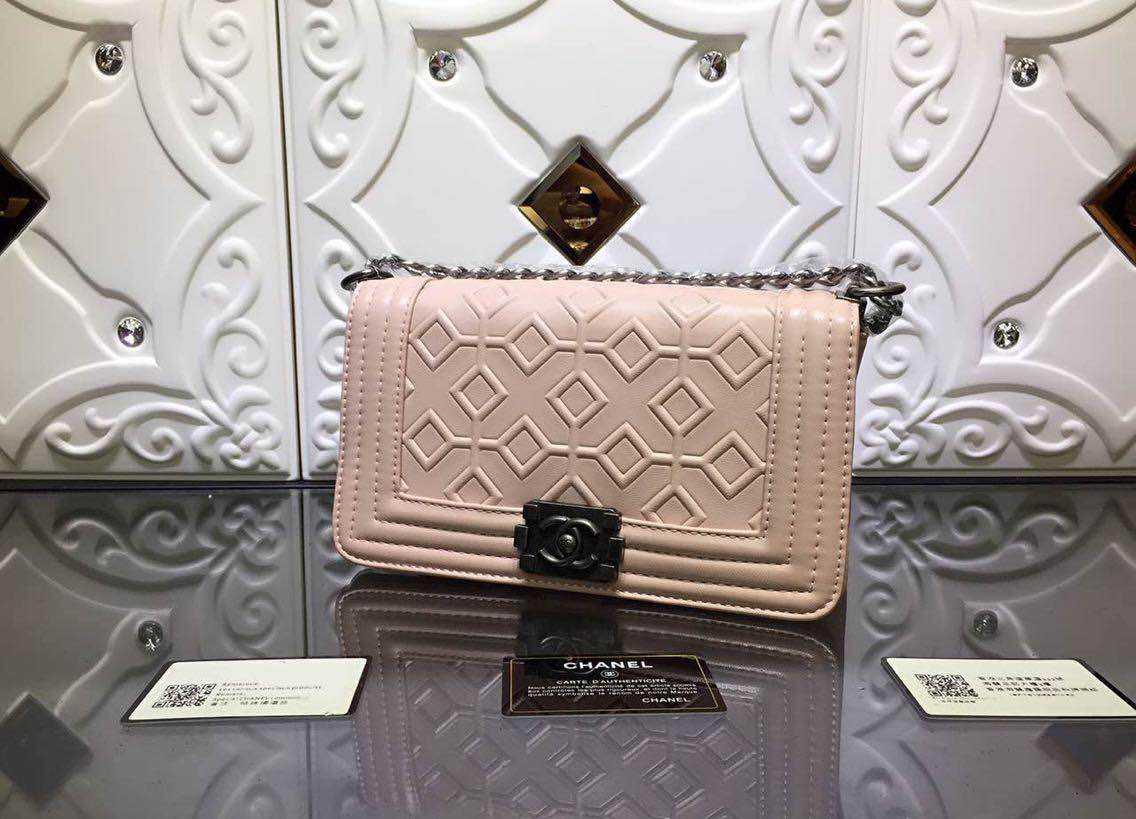 香奈儿品牌域名,香奈儿新零售的商业模式