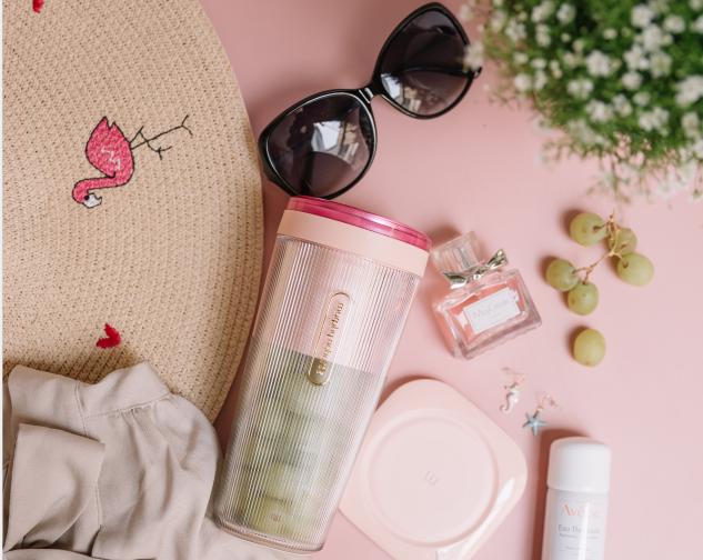 摩飞便携榨汁杯使用视频,摩飞便携榨汁杯做热饮